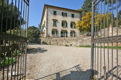 VILLA MONTERIGGIONI